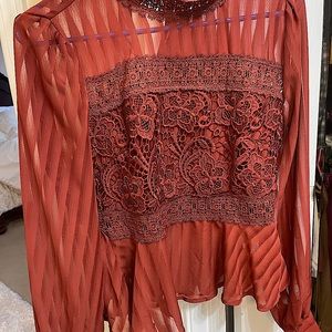 size small can be worn by a small/medium person